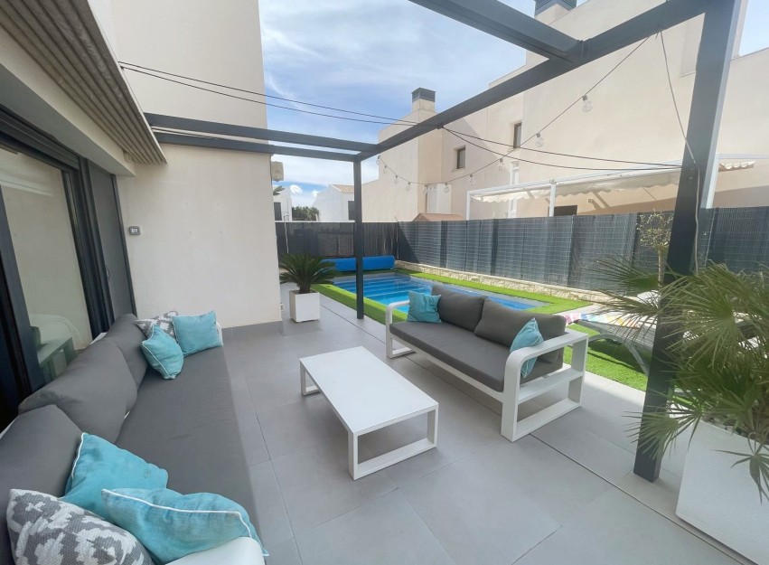 Resale - Villa - Ciudad Quesada - Pueblo Bravo