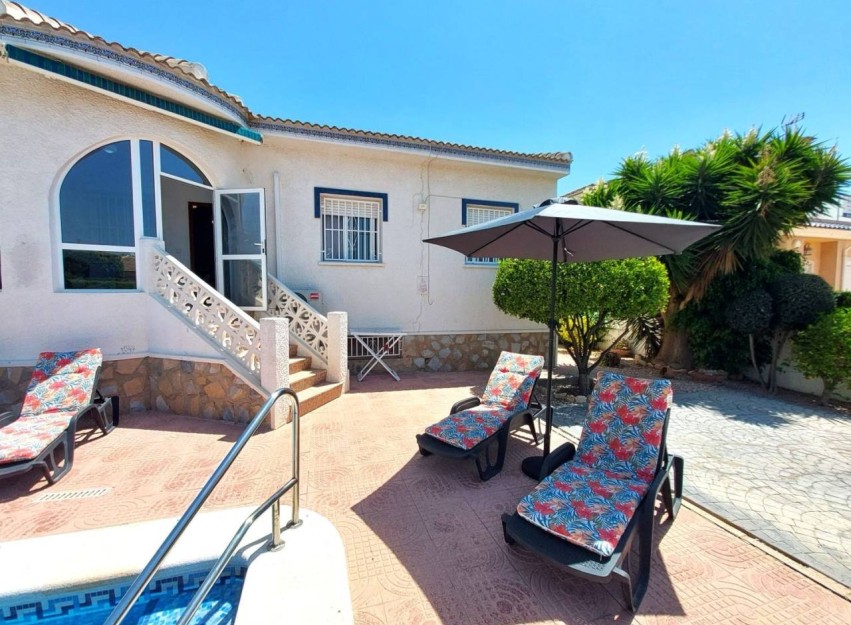 Resale - Villa - Ciudad Quesada - Pueblo Bravo