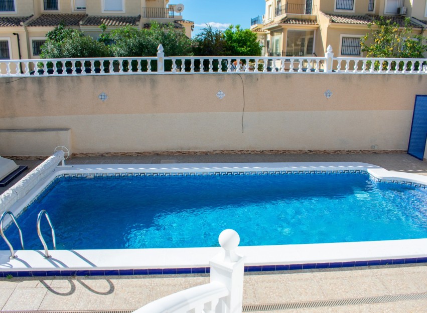 Resale - Villa - Ciudad Quesada - Urbanizaciones