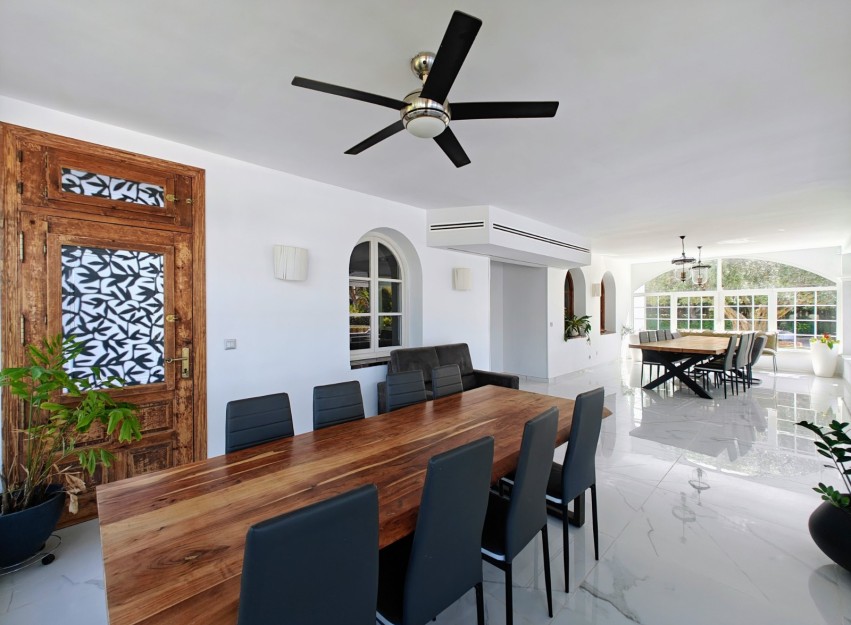 Resale - Villa - Elche
