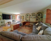 Resale - Villa - Elche