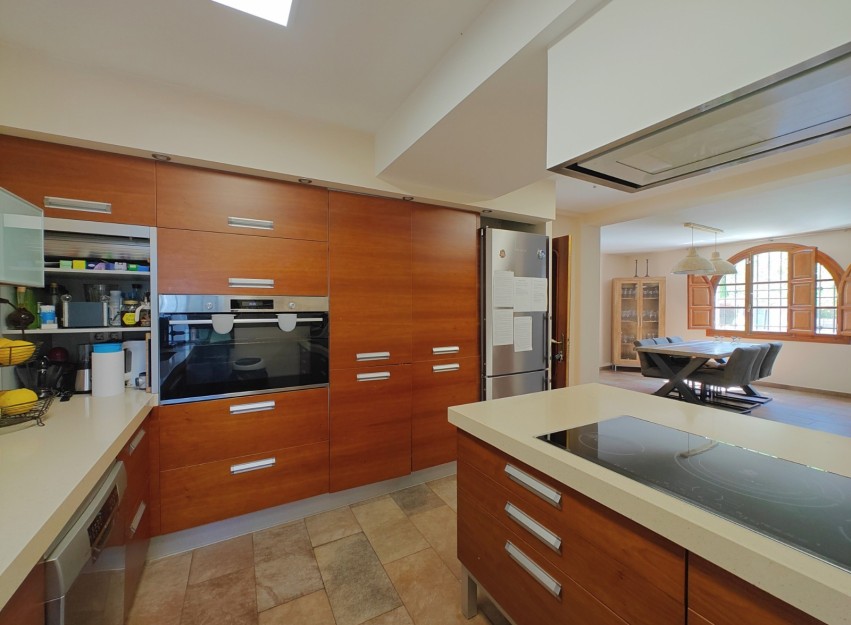 Resale - Villa - Elche