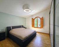 Resale - Villa - Elche