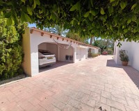 Resale - Villa - Elche