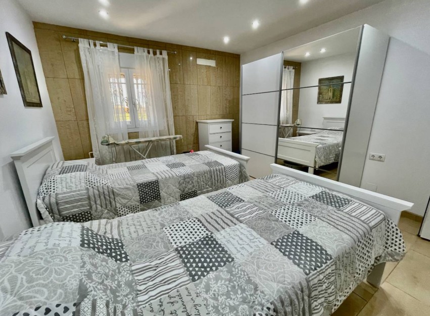 Resale - Villa - Guardamar del Segura