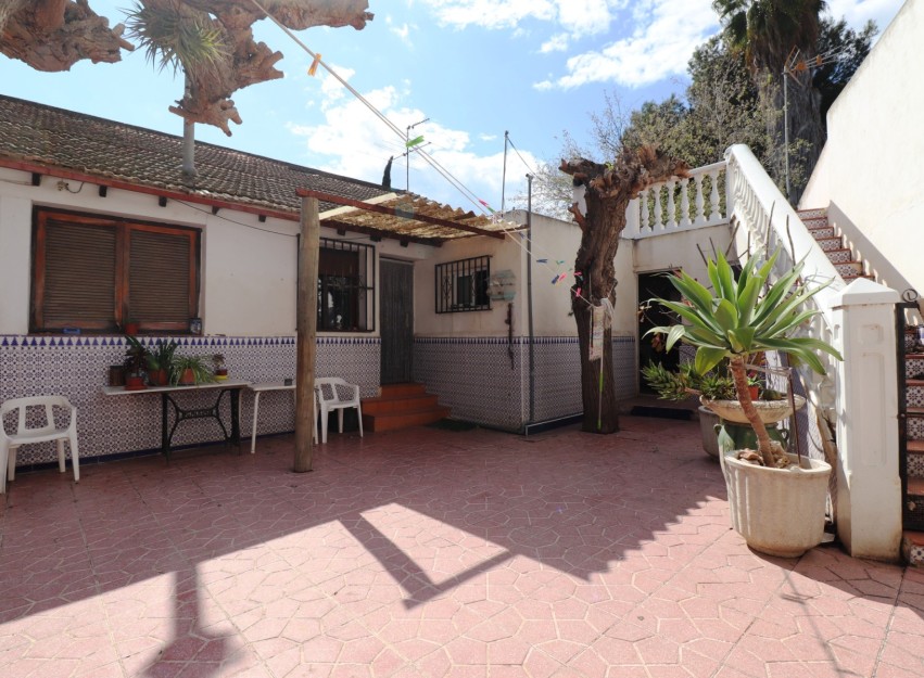Resale - Villa - Heredades - Heradades