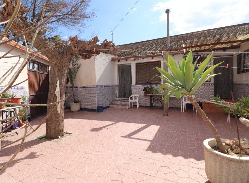 Resale - Villa - Heredades - Heradades