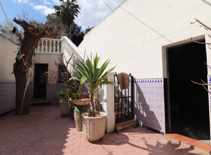 Resale - Villa - Heredades - Heradades