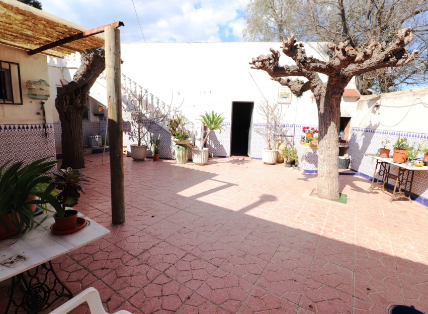 Resale - Villa - Heredades - Heredades - Village
