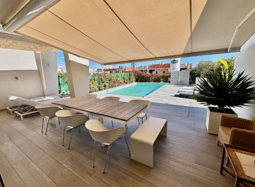 Resale - Villa - La Finca Golf - Algorfa