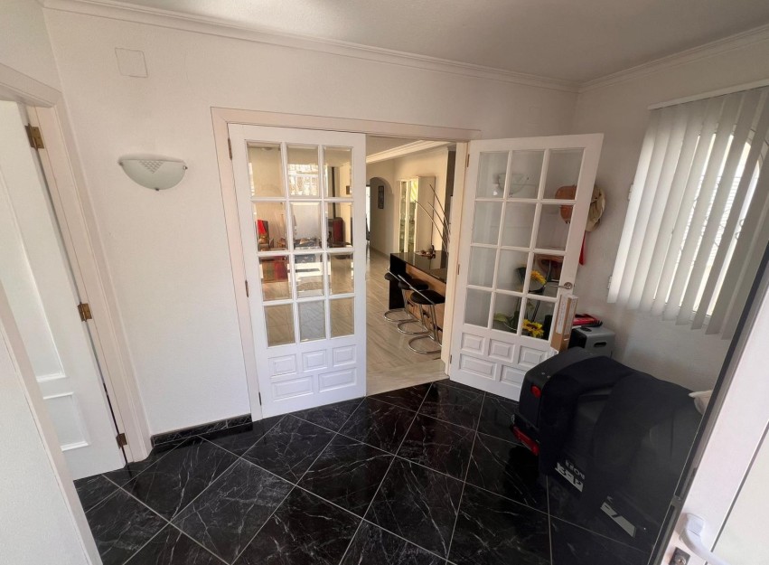Resale - Villa - La Nucía - Monte Bello