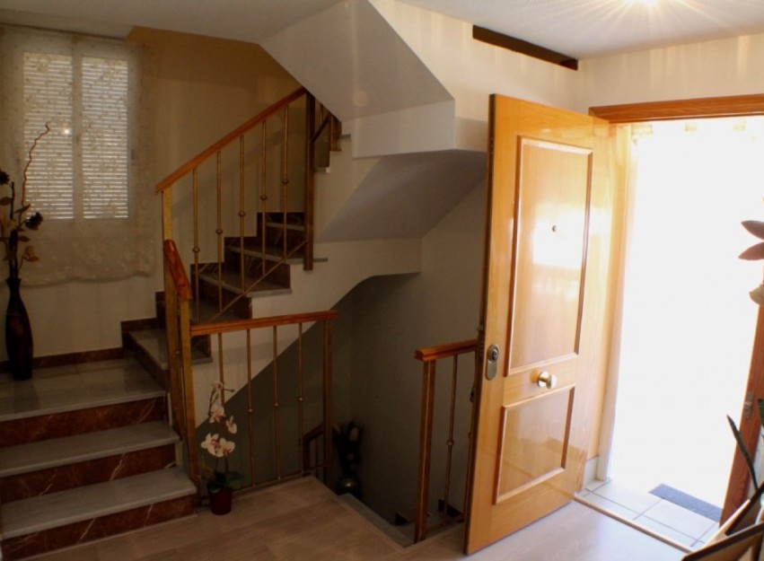 Resale - Villa - La Nucía - Urbanizaciones