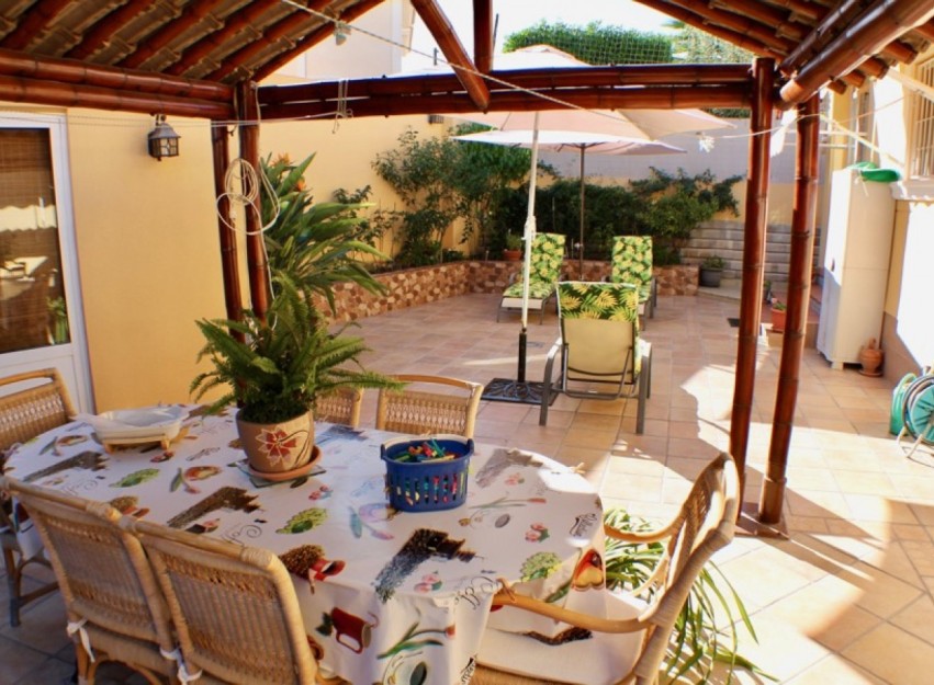 Resale - Villa - La Nucía - Urbanizaciones