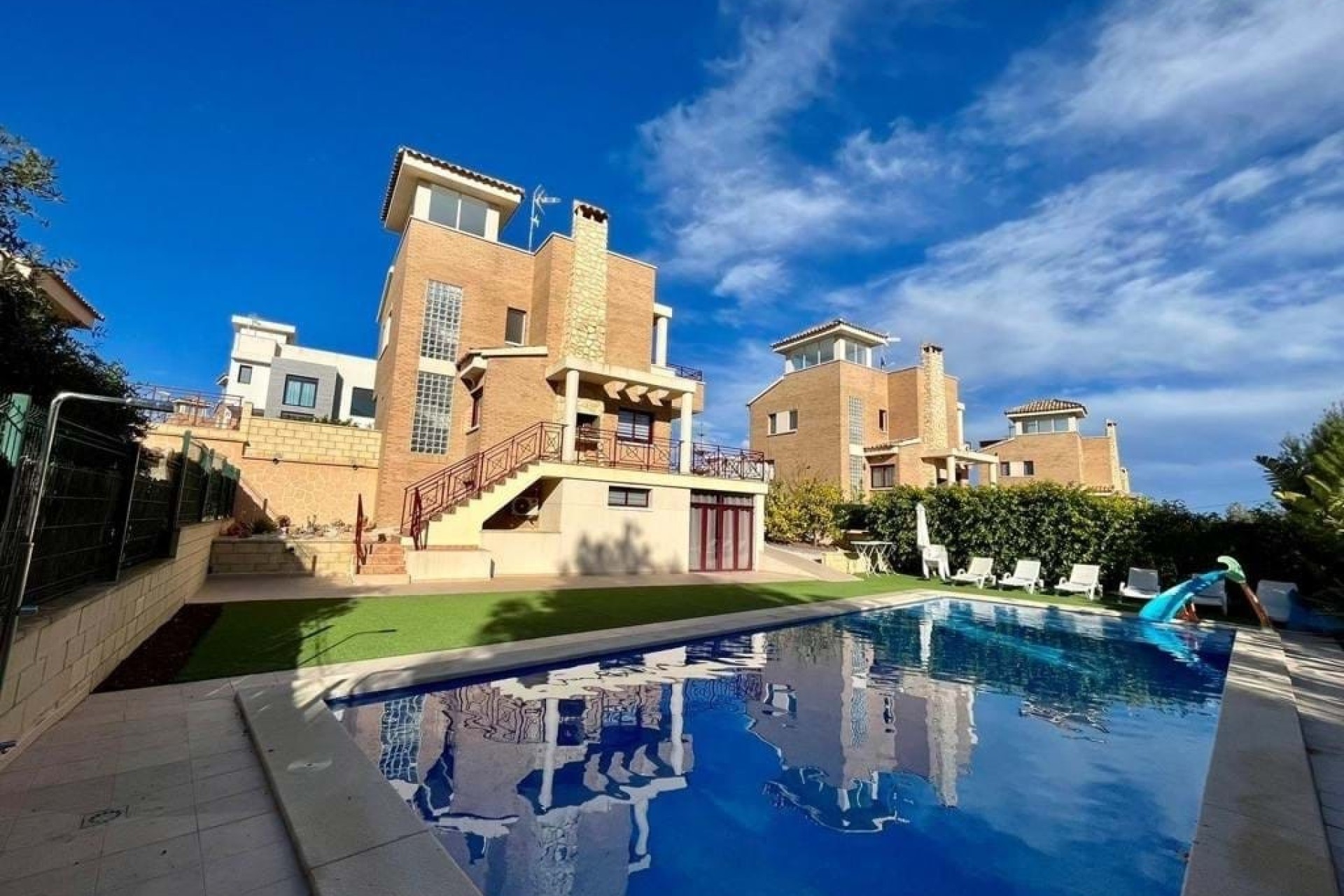 Resale - Villa - La Nucía
