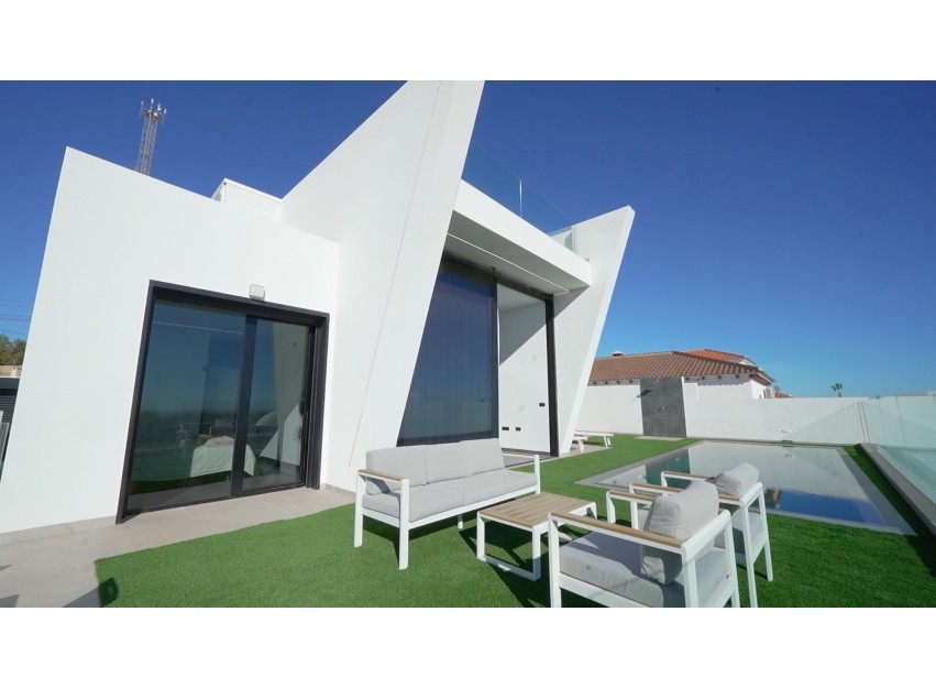 Resale - Villa - Los Balcones - Los Altos del Edén - Los Altos