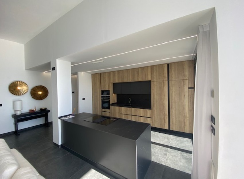 Resale - Villa - Los Balcones - Los Altos del Edén - Los Altos