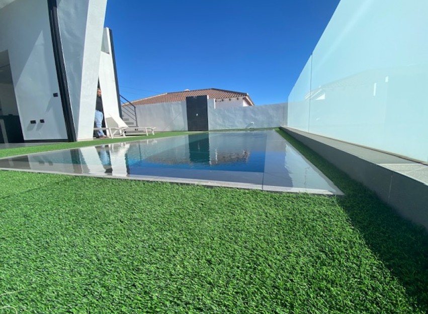 Resale - Villa - Los Balcones - Los Altos del Edén - Los Altos