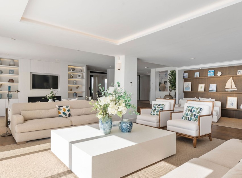 Resale - Villa - Marbella - Los Naranjos de Marbella
