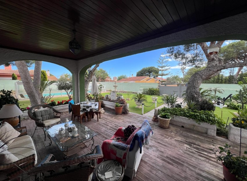 Resale - Villa - Orihuela Costa - Campoamor