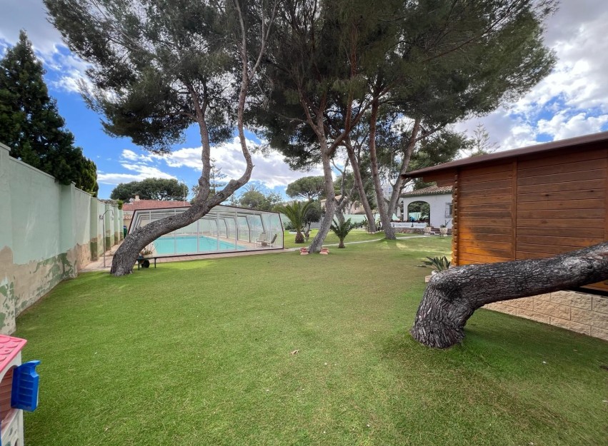 Resale - Villa - Orihuela Costa - Campoamor