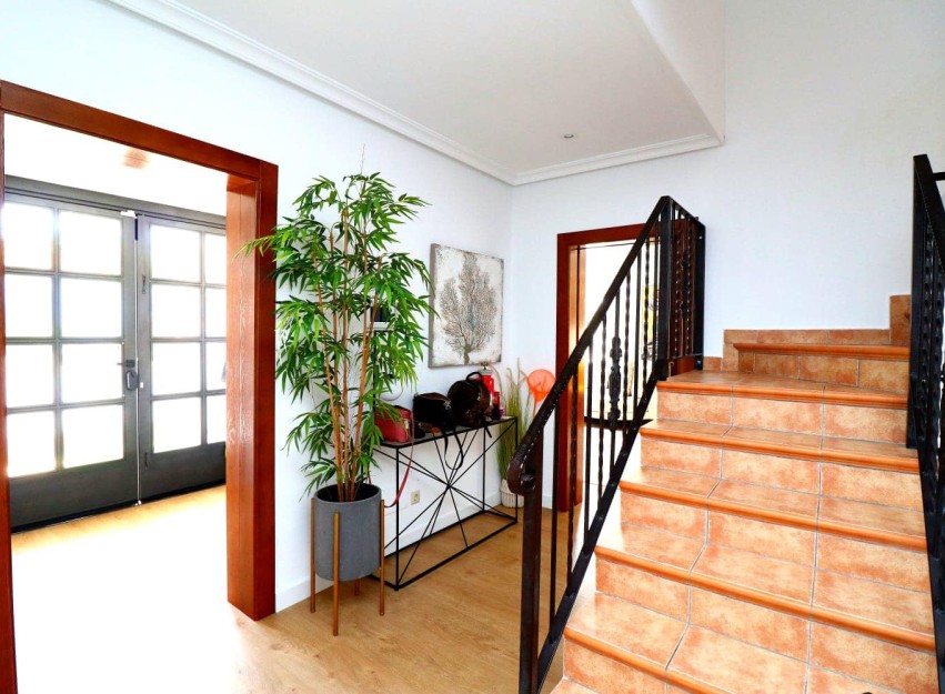 Resale - Villa - Orihuela Costa - Campoamor