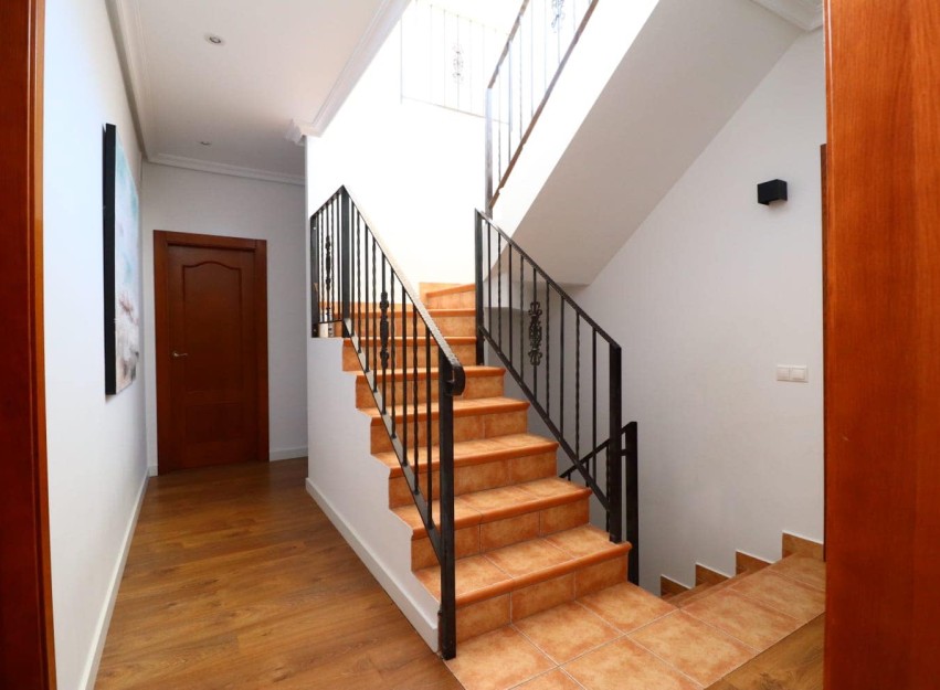 Resale - Villa - Orihuela Costa - Campoamor