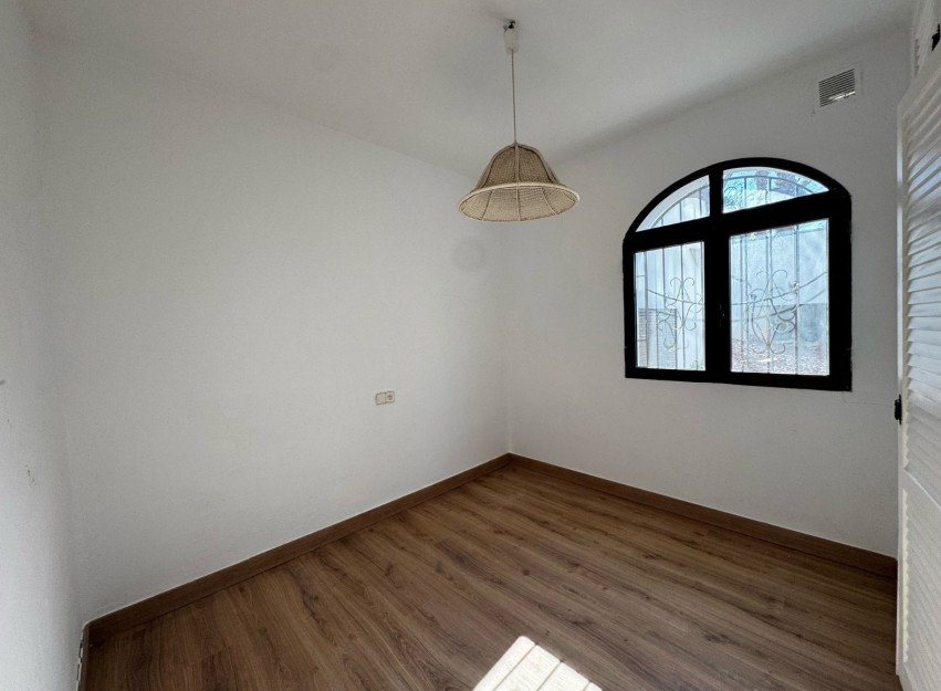 Resale - Villa - Orihuela Costa - Los Dolses