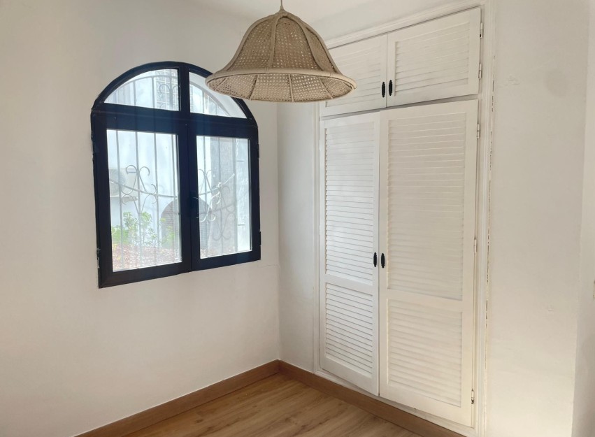 Resale - Villa - Orihuela Costa - Los Dolses
