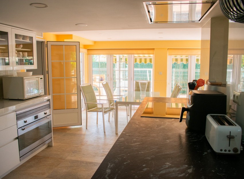 Resale - Villa - Orihuela Costa - MUY CERCA DE LA PLAYA