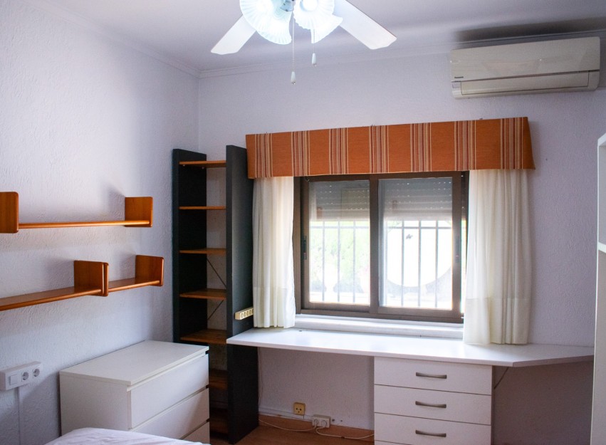 Resale - Villa - Orihuela Costa - MUY CERCA DE LA PLAYA
