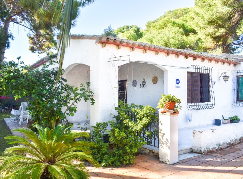 Resale - Villa - Orihuela Costa - Punta Prima