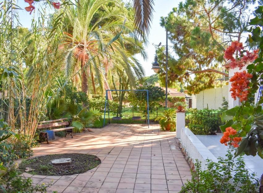 Resale - Villa - Orihuela Costa - Punta Prima