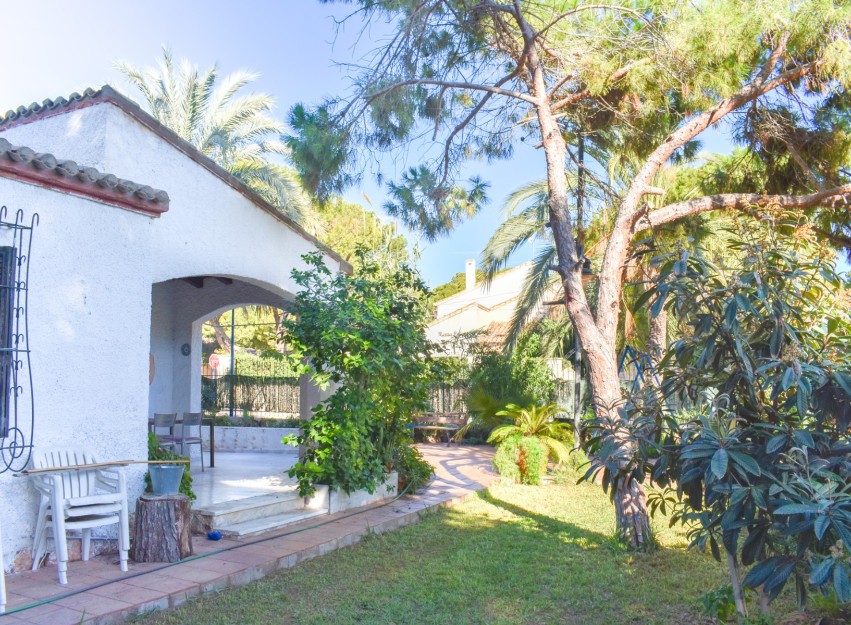 Resale - Villa - Orihuela Costa - Punta Prima