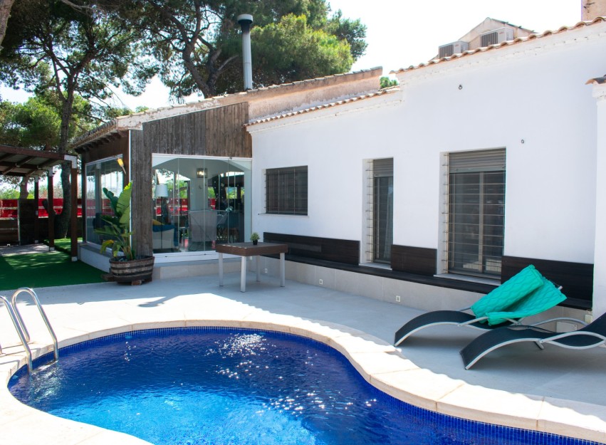 Resale - Villa - Orihuela Costa - Punta Prima