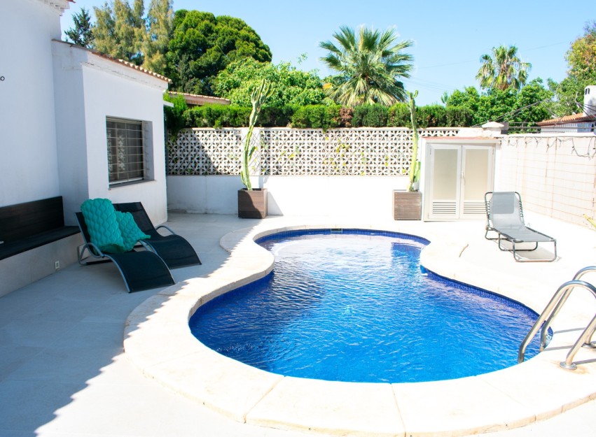Resale - Villa - Orihuela Costa - Punta Prima