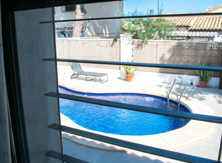 Resale - Villa - Orihuela Costa - Punta Prima