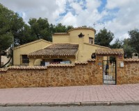 Resale - Villa - Orihuela Costa - Villamartín
