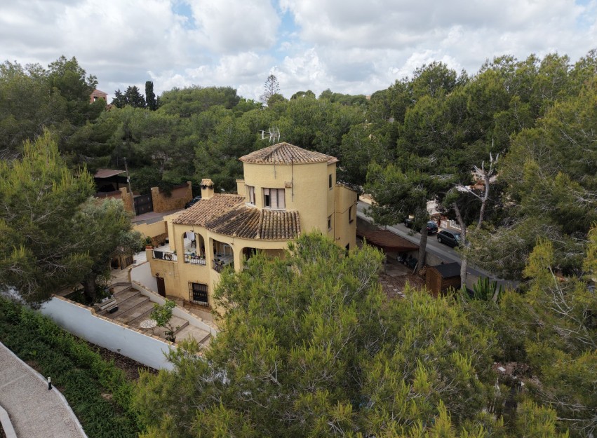 Resale - Villa - Orihuela Costa - Villamartín