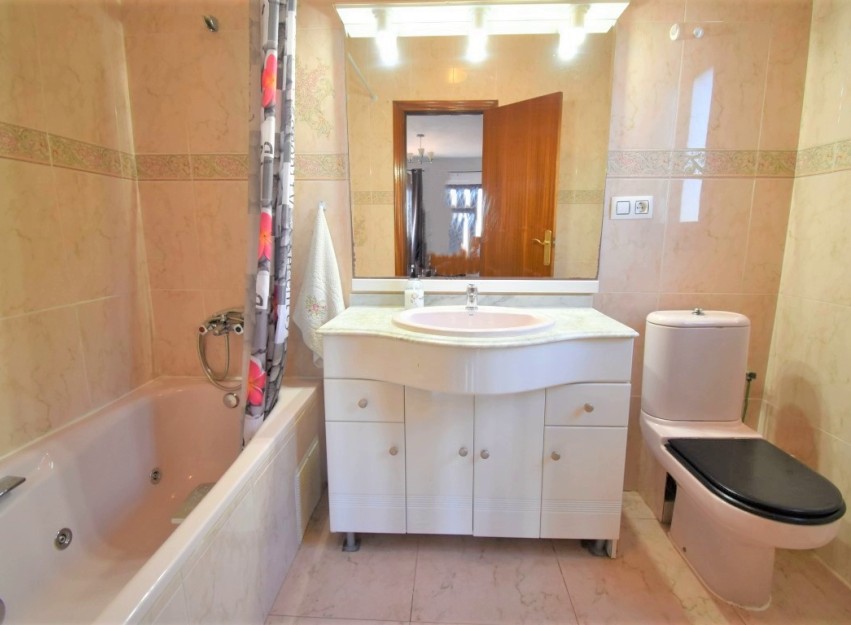Resale - Villa - Orihuela Costa - Villamartín