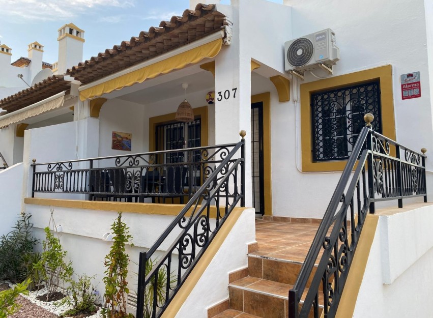 Resale - Villa - Orihuela Costa - Villamartín