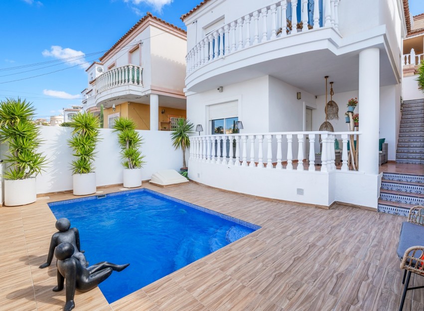 Resale - Villa - Orihuela Costa - Villamartín