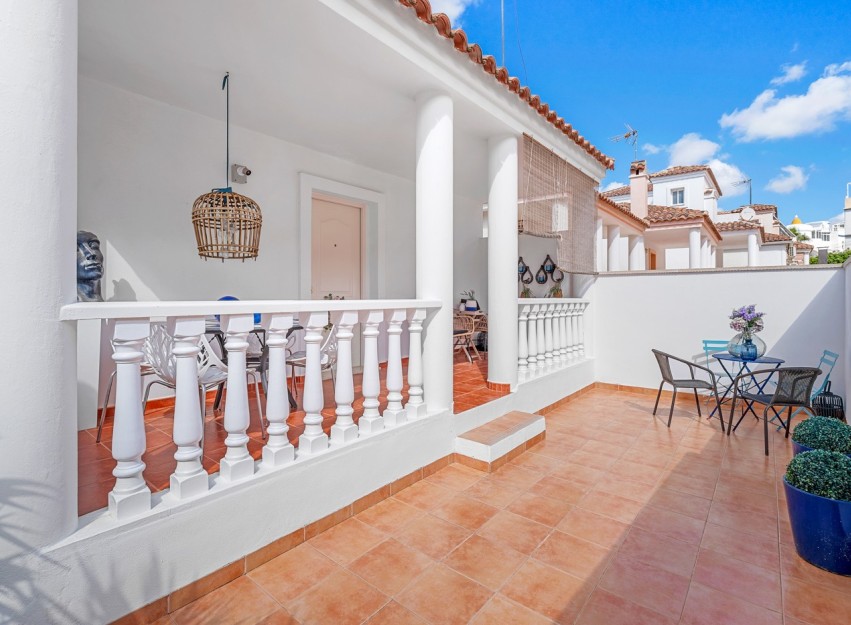 Resale - Villa - Orihuela Costa - Villamartín