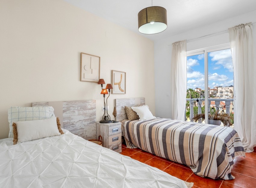 Resale - Villa - Orihuela Costa - Villamartín