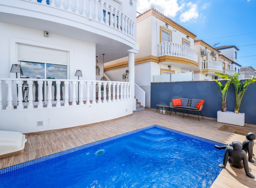 Resale - Villa - Orihuela Costa - Villamartín