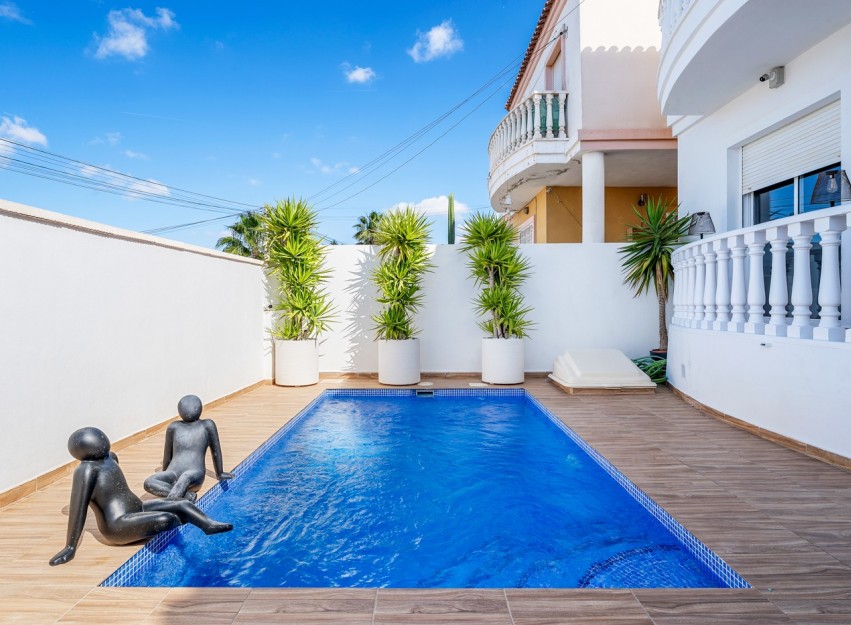 Resale - Villa - Orihuela Costa - Villamartín