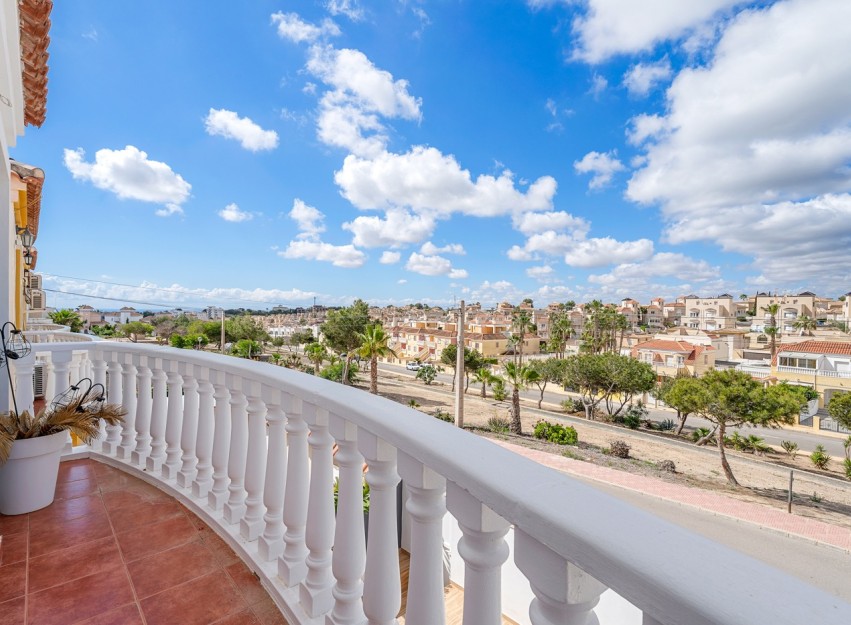 Resale - Villa - Orihuela Costa - Villamartín