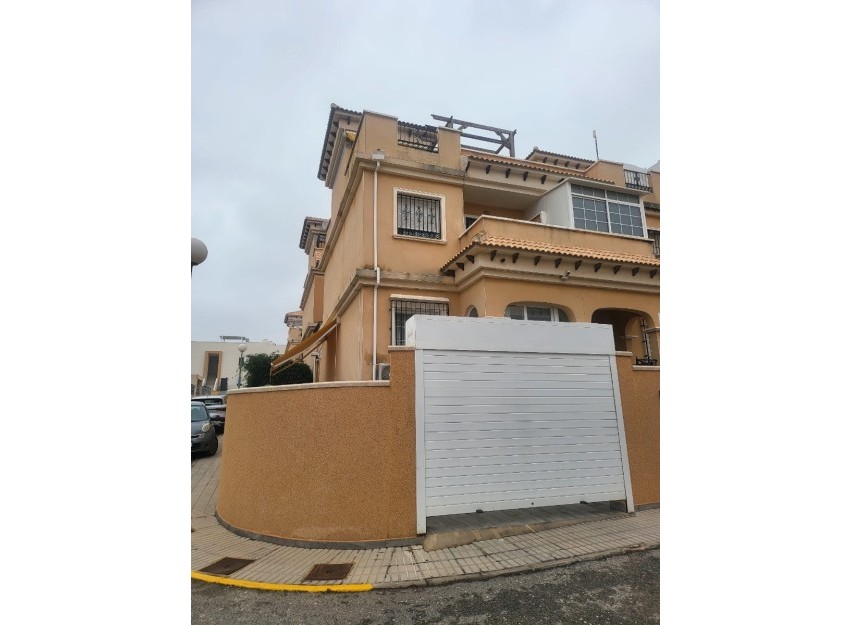 Resale - Villa - Orihuela Costa - Villamartín