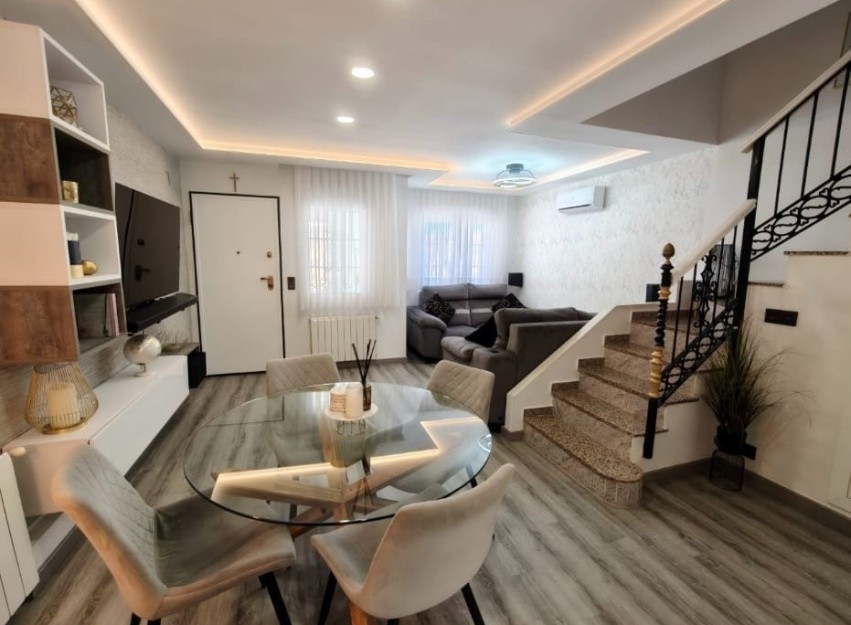 Resale - Villa - Orihuela Costa - Villamartín