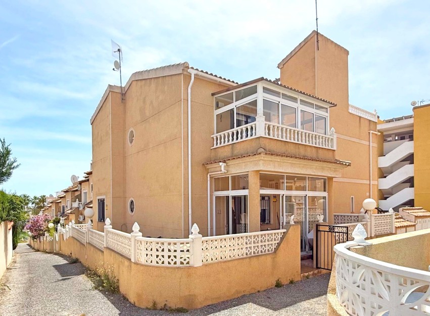 Resale - Villa - Orihuela Costa - Villamartín