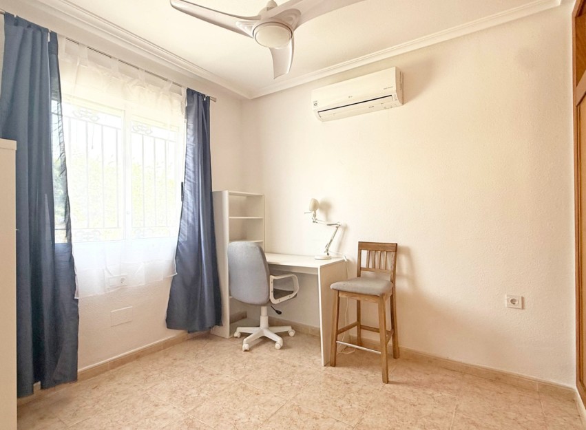 Resale - Villa - Orihuela Costa - Villamartín